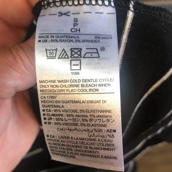 Old navy maxi skirt black and white stripe. Side slit. NWT size S/P - Picture 6 of 7